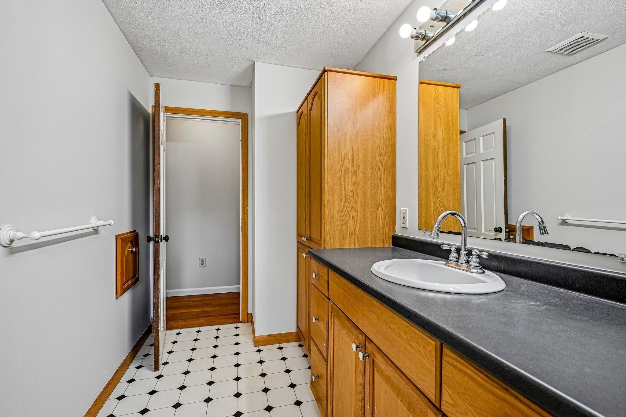 35 Davidson Ave, Merrimack, NH, 35 Davidson Ave, Merrimack, NH Photo #16
