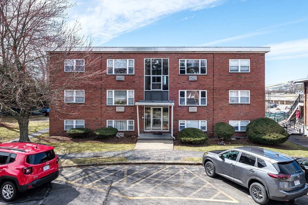 1105 Lexington St 3-6