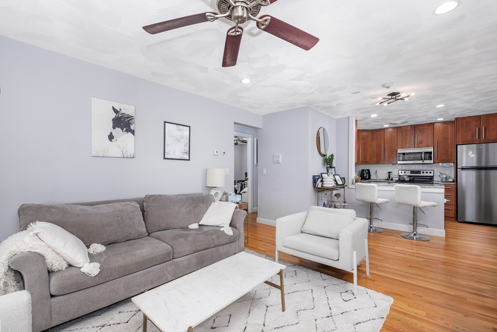 1105 Lexington St 3-6