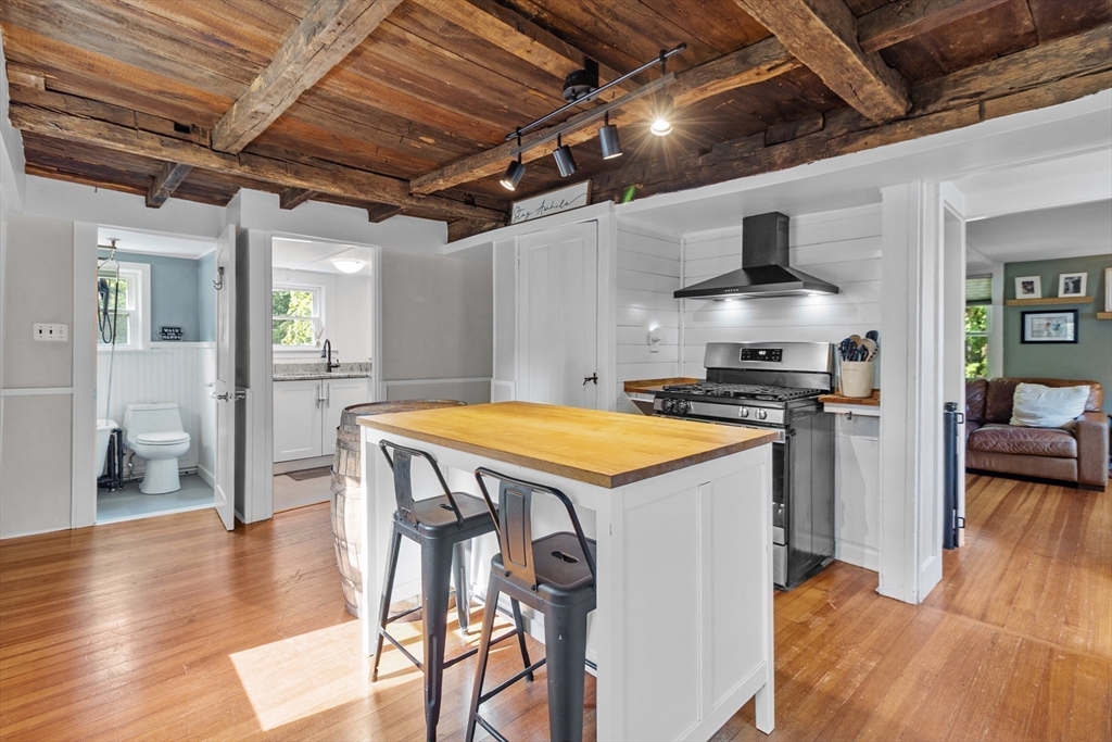 88 E Main St
