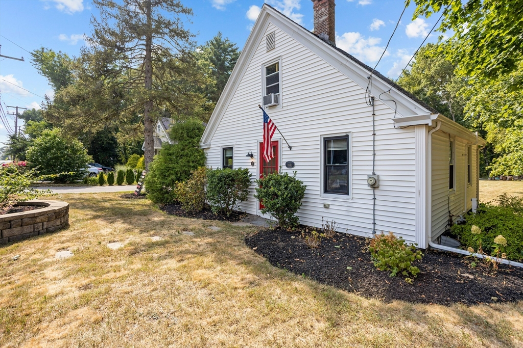 88 E Main St