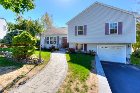 7 Christy Ct Worcester MA 01606