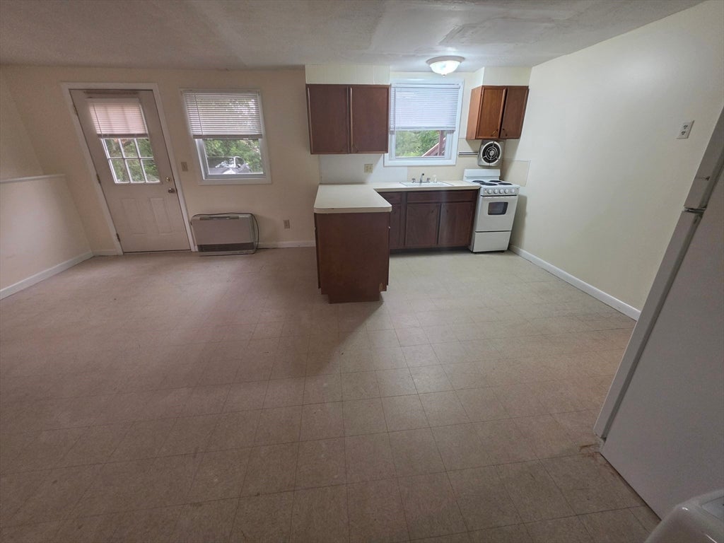 265 N East St, Amherst, MA, 265 N East St, Amherst, MA Photo #6