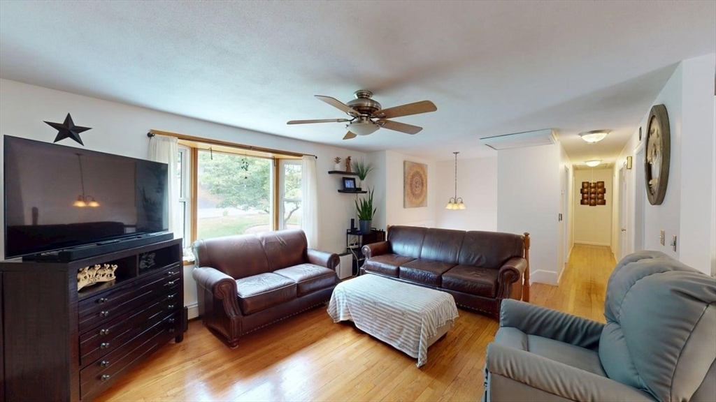 276 Newport Ave