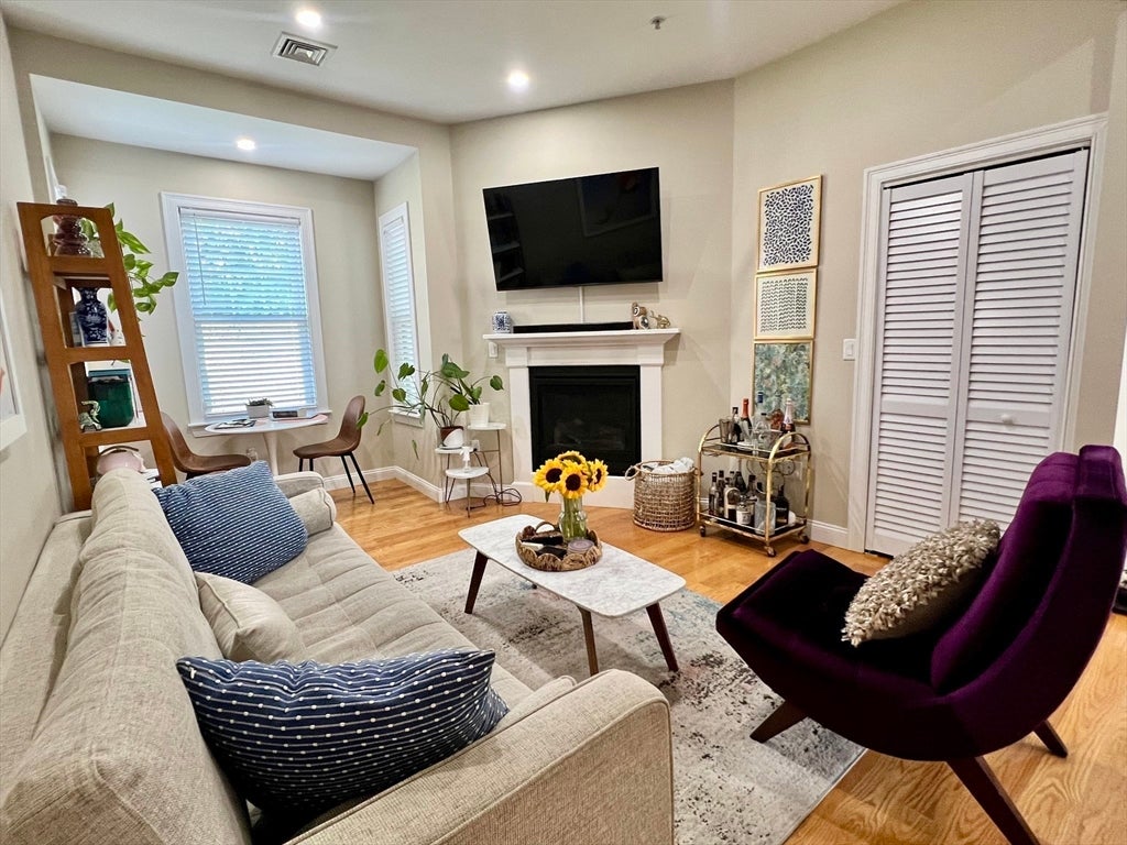 3 Howard Pl #C, Boston, MA, 3 Howard Pl #C, Boston, MA Photo #2