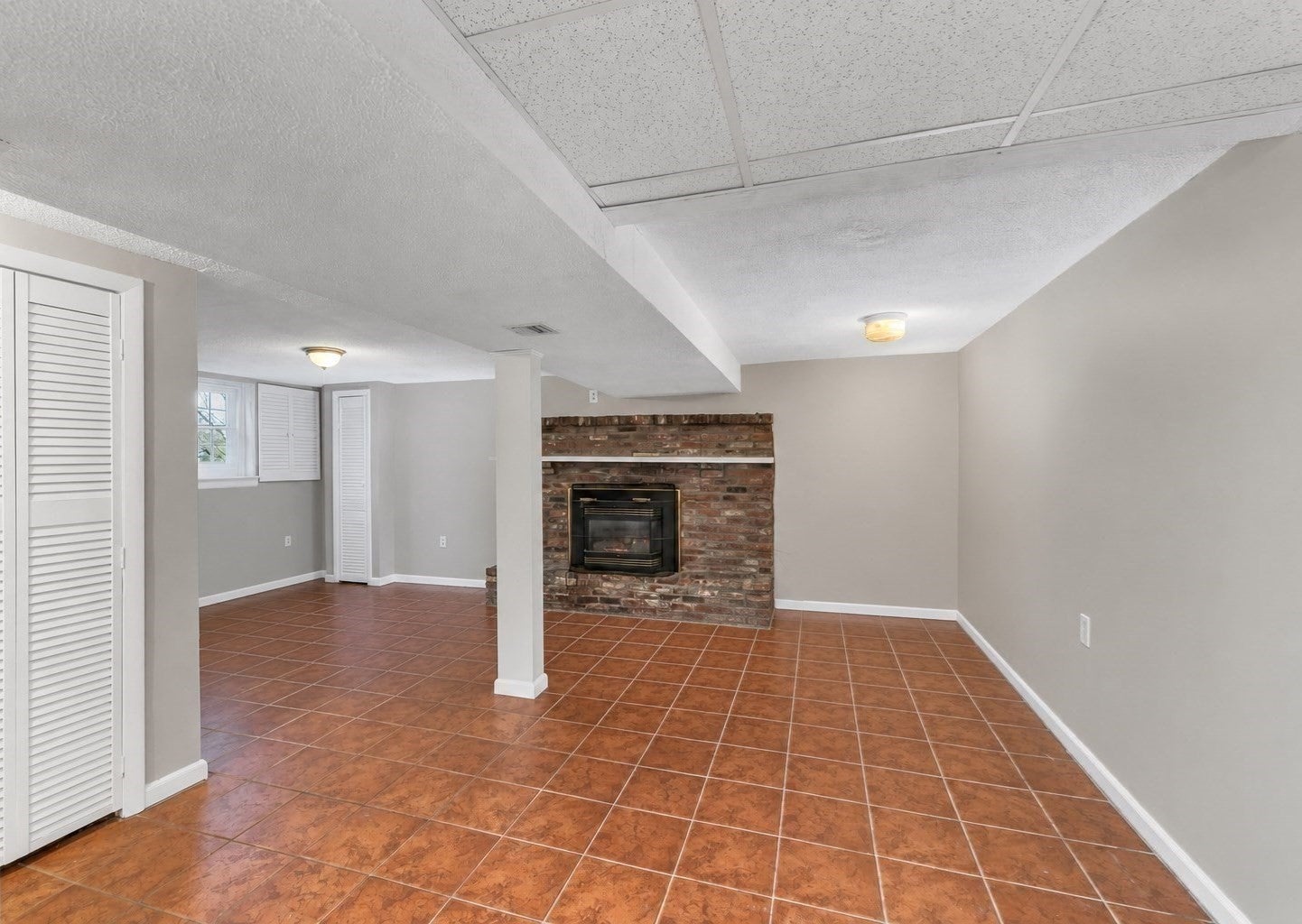 15 Sharyn Circle, Lowell, MA Photo #13