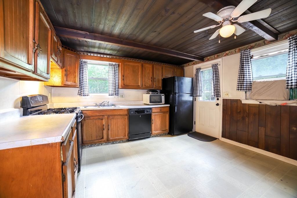 213 Nashua Rd