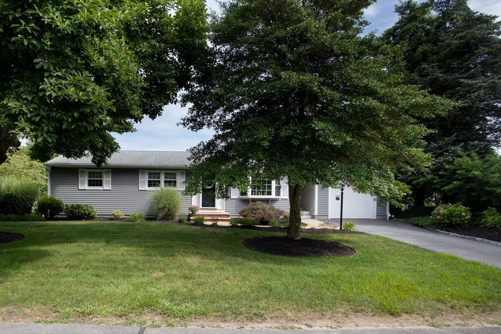 70 Longview Drive, Dartmouth, MA, 70 Longview Drive, Dartmouth, MA Photo #2