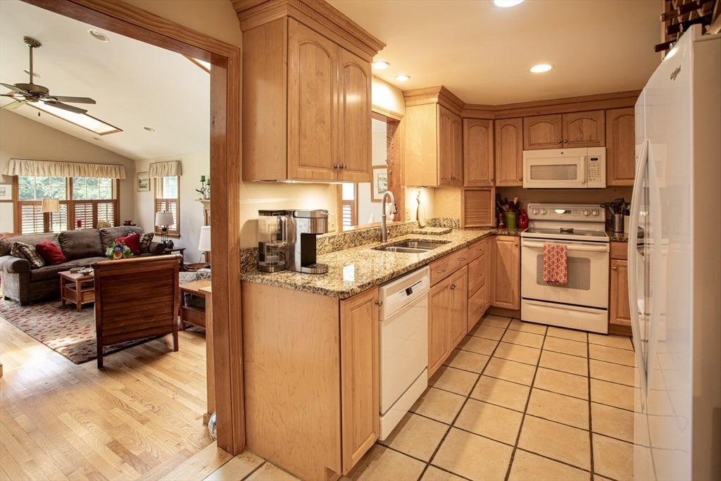 70 Longview Drive, Dartmouth, MA, 70 Longview Drive, Dartmouth, MA Photo #13