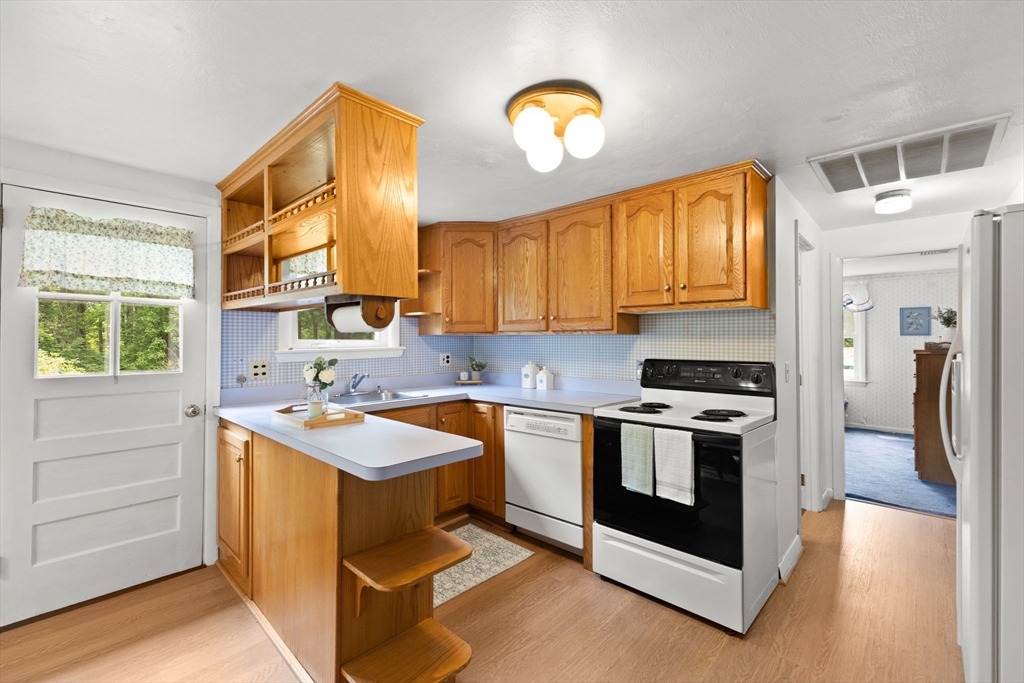 385 Norton Ave