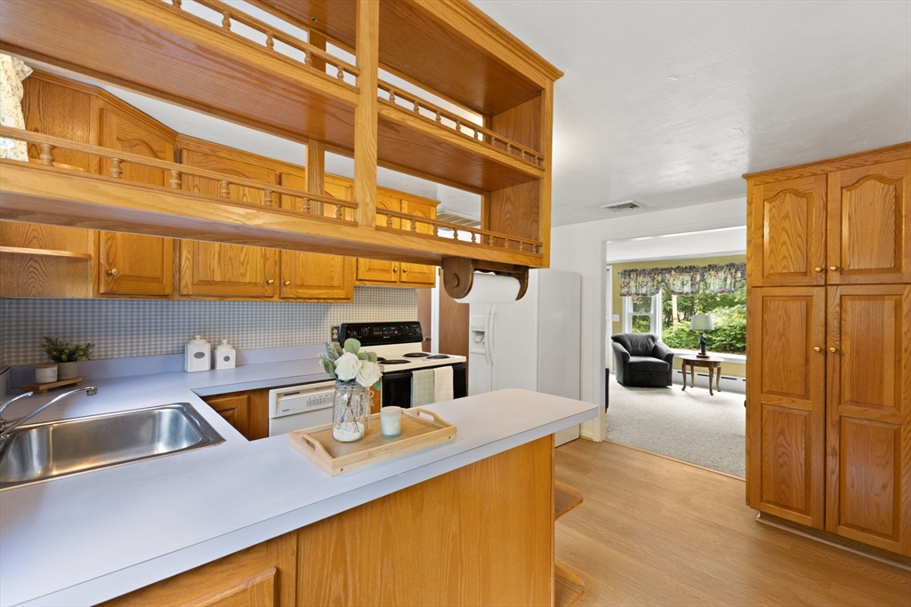 385 Norton Ave