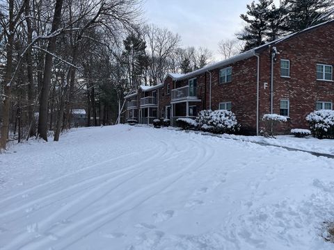 Photo of 22 Kingswood Dr #6F, Abington, MA 02351 (MLS # 73470817)