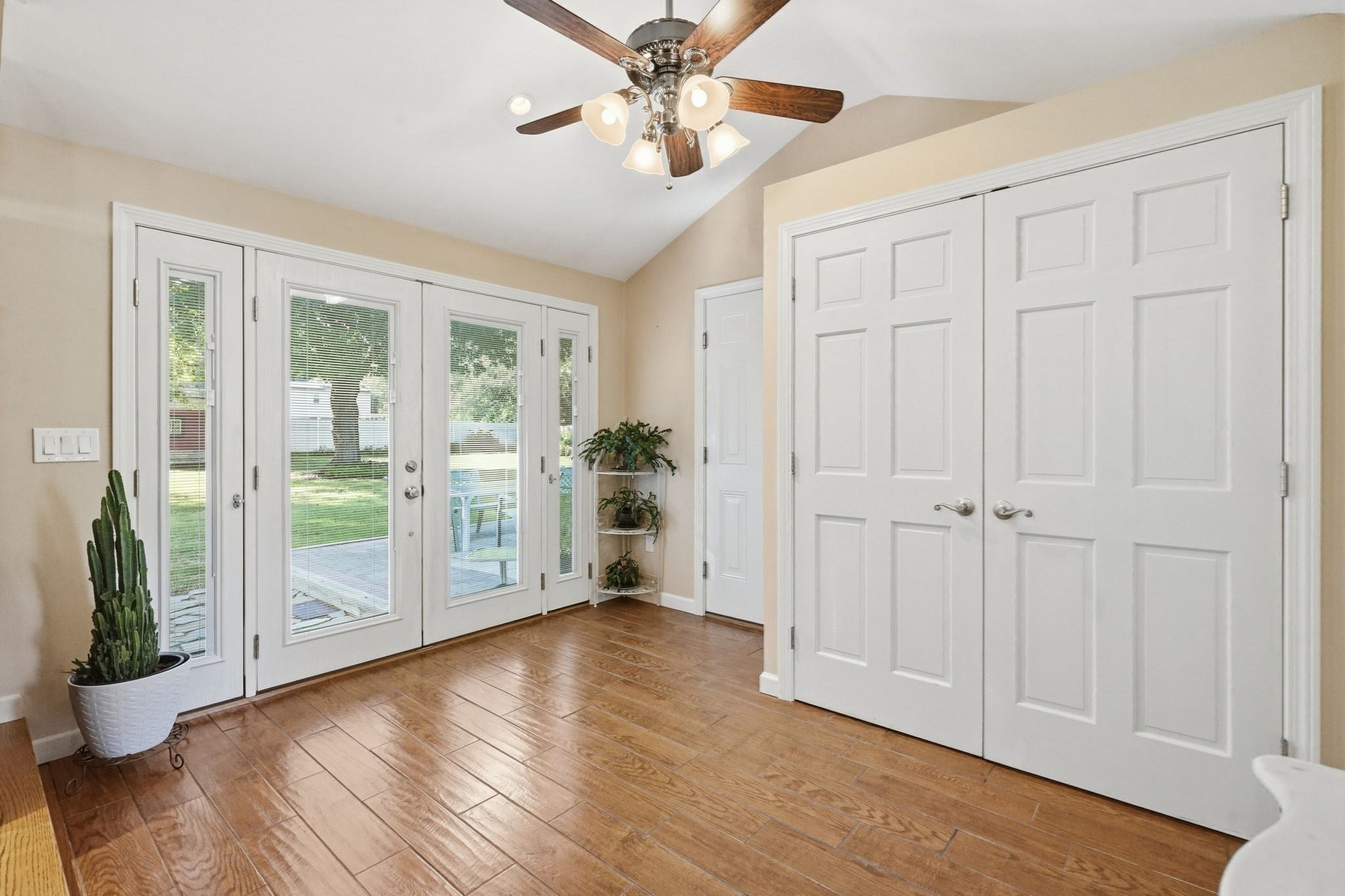 46 Country Rd, Agawam, MA Photo #9