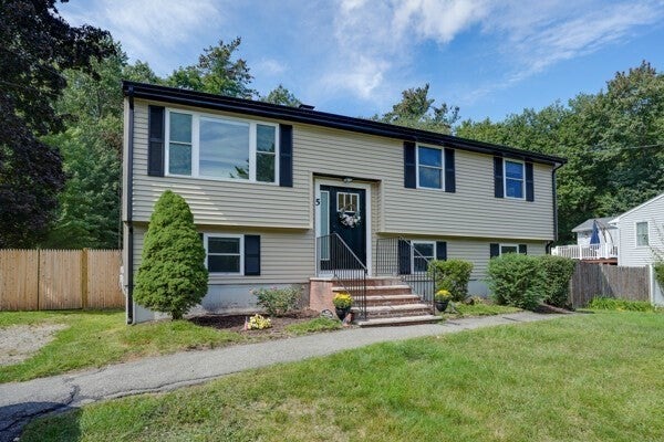 5 William Rd, Billerica, MA Photo #1