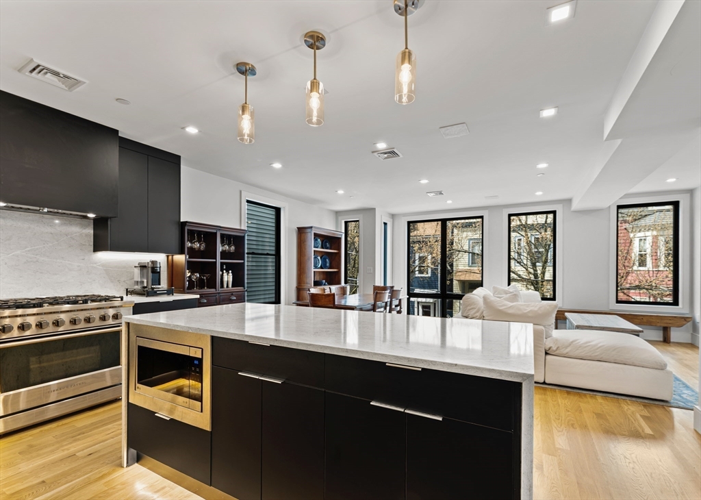 8 Mercer Street 3