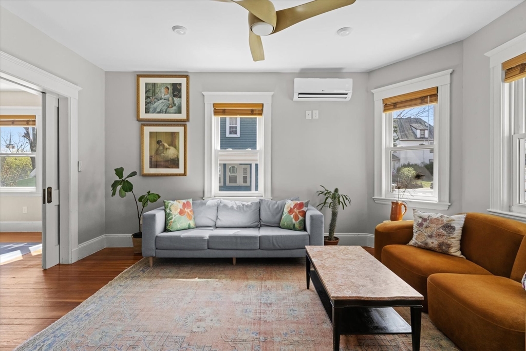 10 Crandall Street