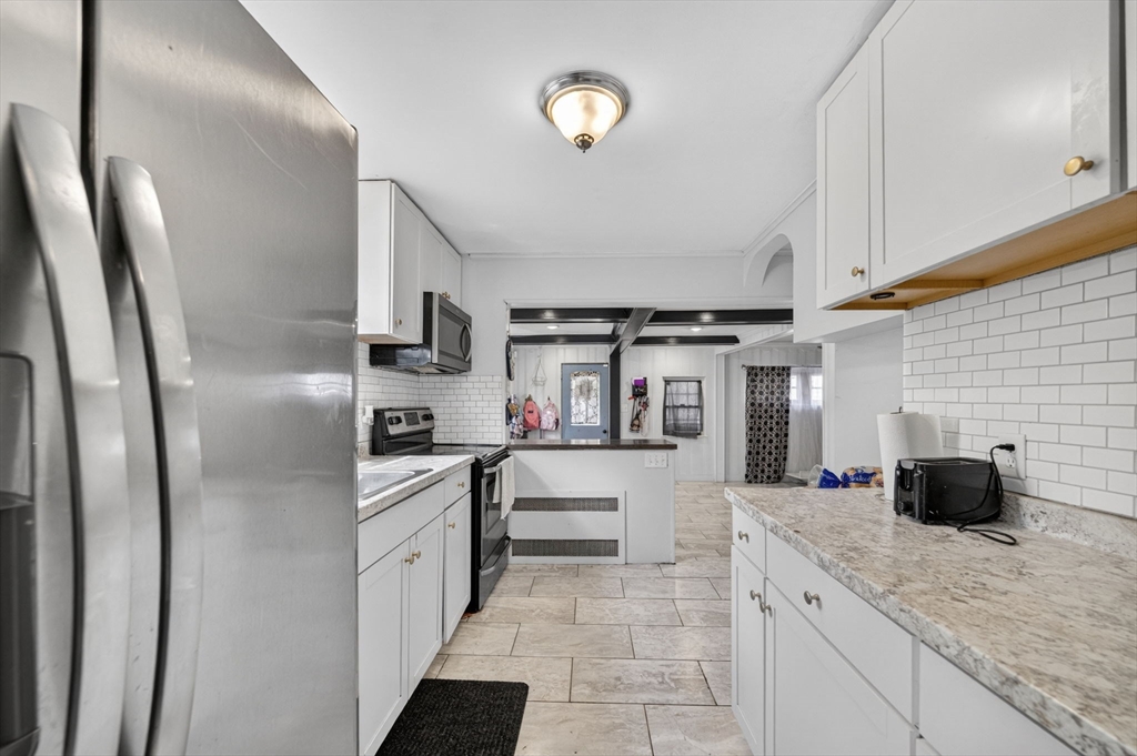 177 Cowesett Ave, West Warwick, RI Photo #7