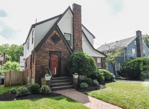 Photo of 291 Russett Rd, Brookline, MA 02467 (MLS # 73543265)