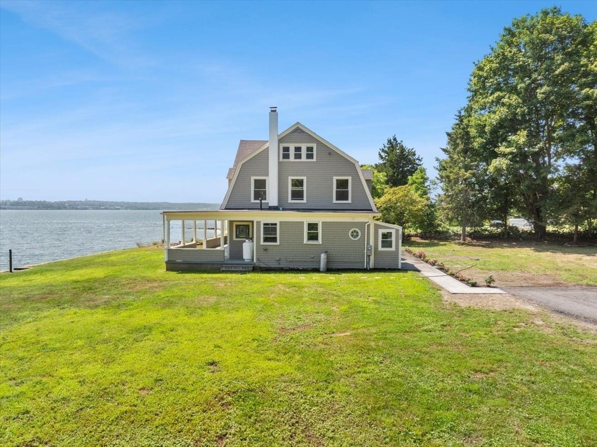 1366 Gardners Neck Rd