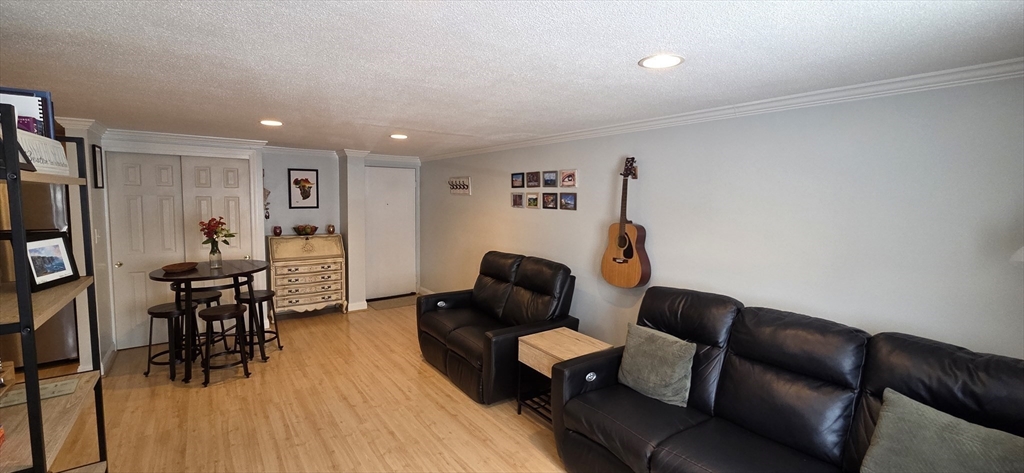 558 Main St 1D