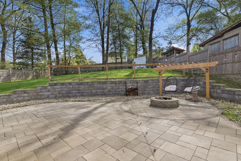 13 Marilyn Drive, Auburn, MA Photo #2