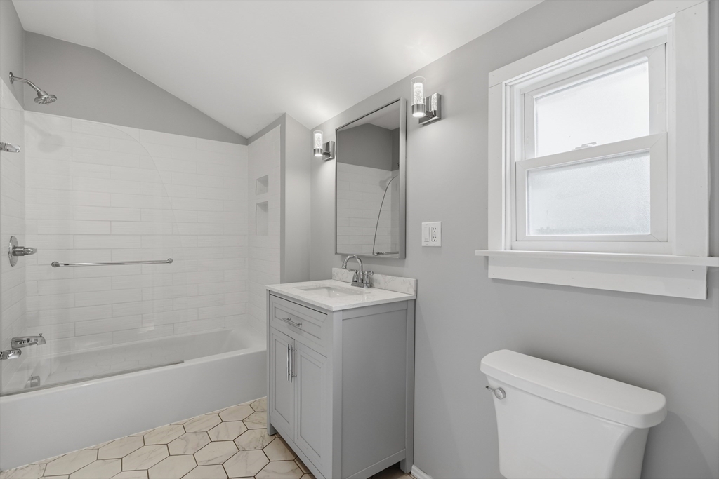 13 Marilyn Drive, Auburn, MA Photo #13