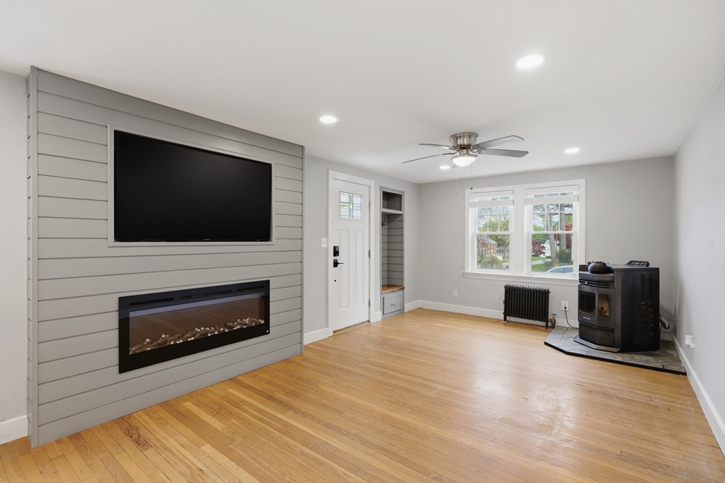 13 Marilyn Drive, Auburn, MA Photo #25