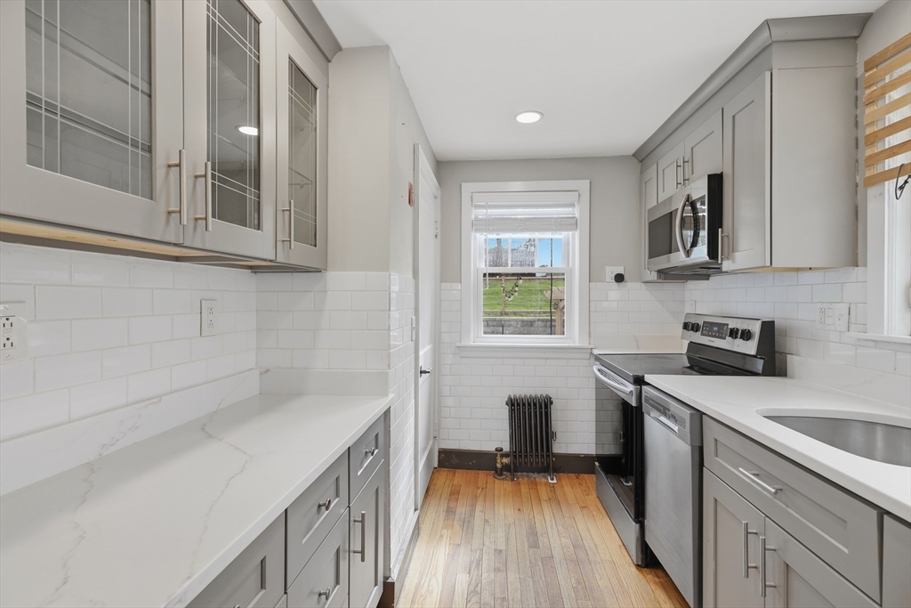 13 Marilyn Drive, Auburn, MA Photo #7