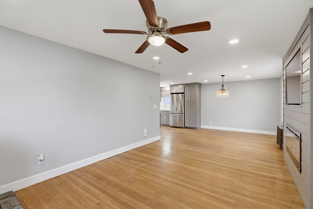 13 Marilyn Drive, Auburn, MA Photo #27