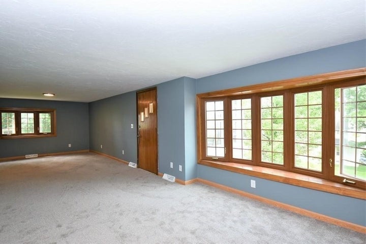 Photo 1 of 7 — 63 Standish Street 1, Worcester, MA 01604
