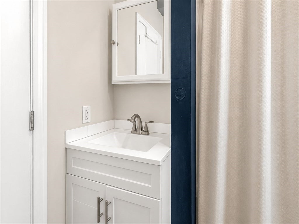 39 5th Ave, Haverhill, MA, 39 5th Ave, Haverhill, MA Photo #11