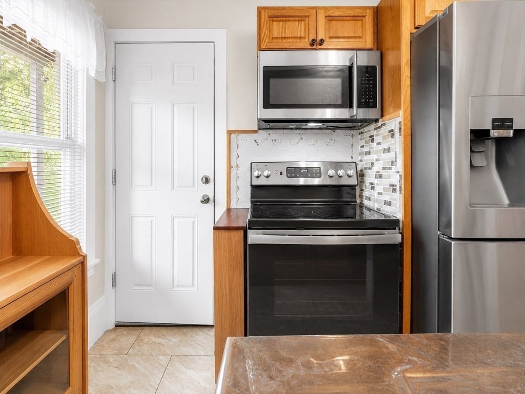 39 5th Ave, Haverhill, MA, 39 5th Ave, Haverhill, MA Photo #8