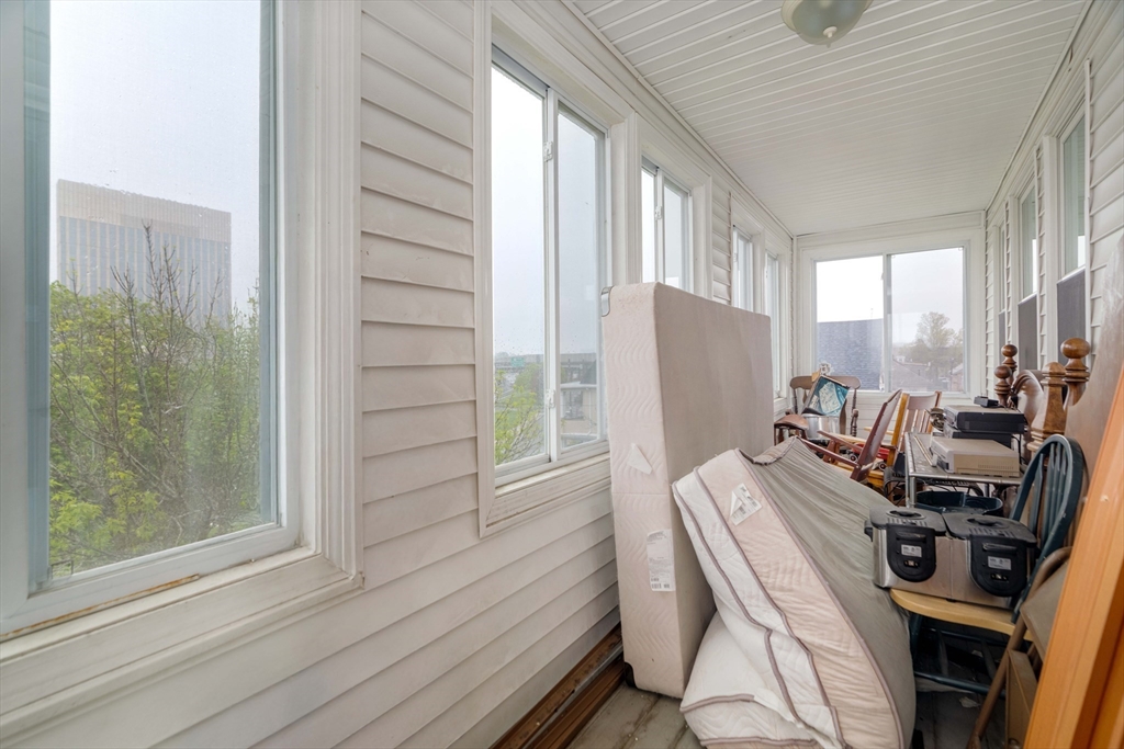 Somerville, Massachusetts 02145, United States, 6 Bedrooms Bedrooms, ,2 BathroomsBathrooms,Residential,Active,128807