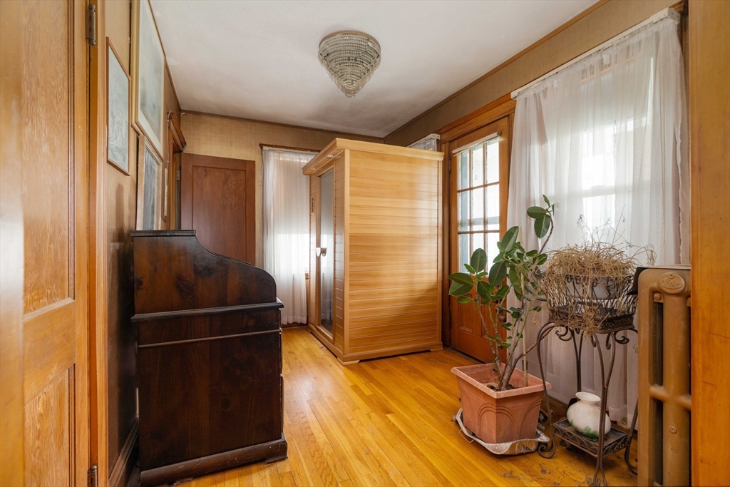 Somerville, Massachusetts 02145, United States, 6 Bedrooms Bedrooms, ,2 BathroomsBathrooms,Residential,Active,128807