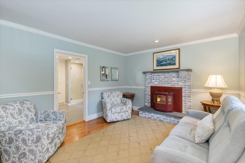 19 Off Webster Street