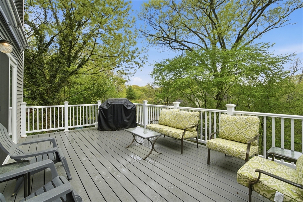 18 Oakridge DR, Saugus, MA Photo #36