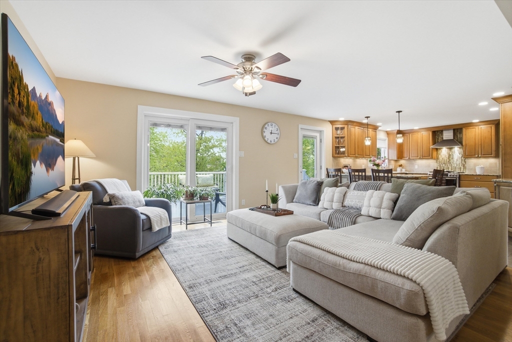 18 Oakridge DR, Saugus, MA Photo #7