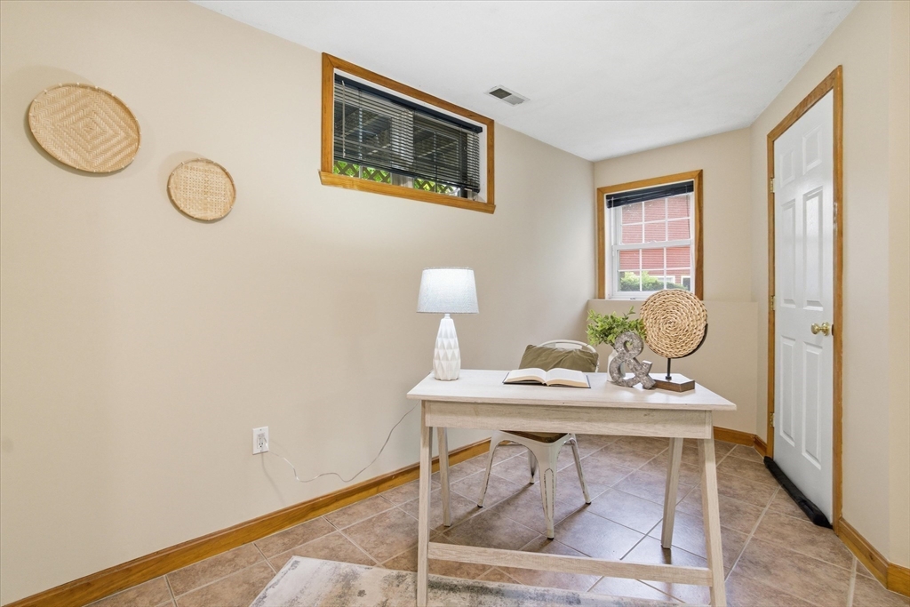 18 Oakridge DR, Saugus, MA Photo #31