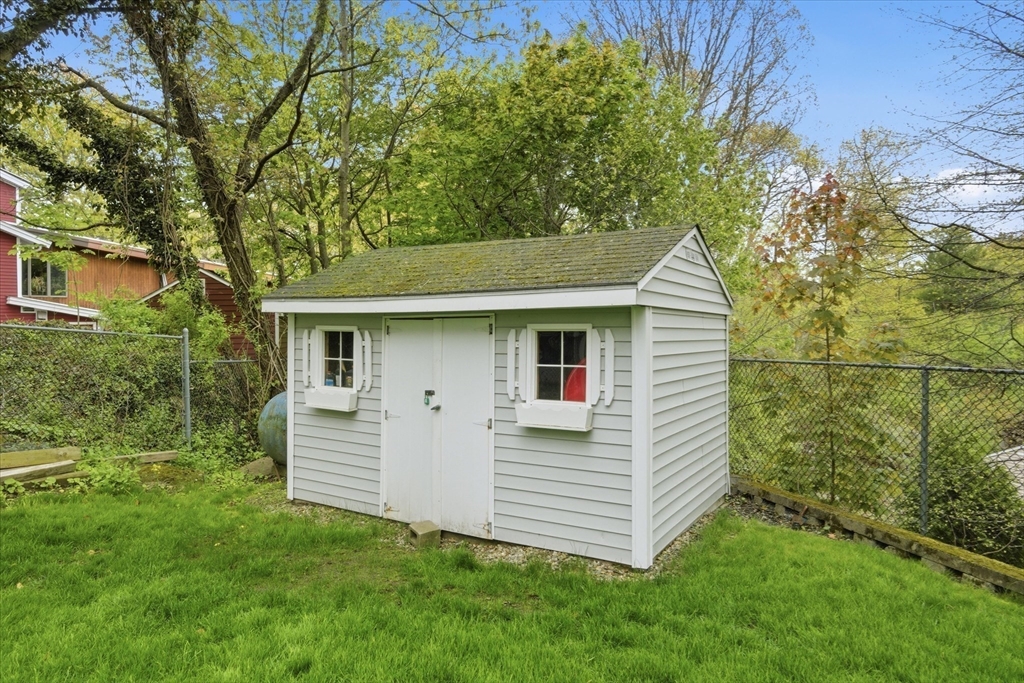 18 Oakridge DR, Saugus, MA Photo #38