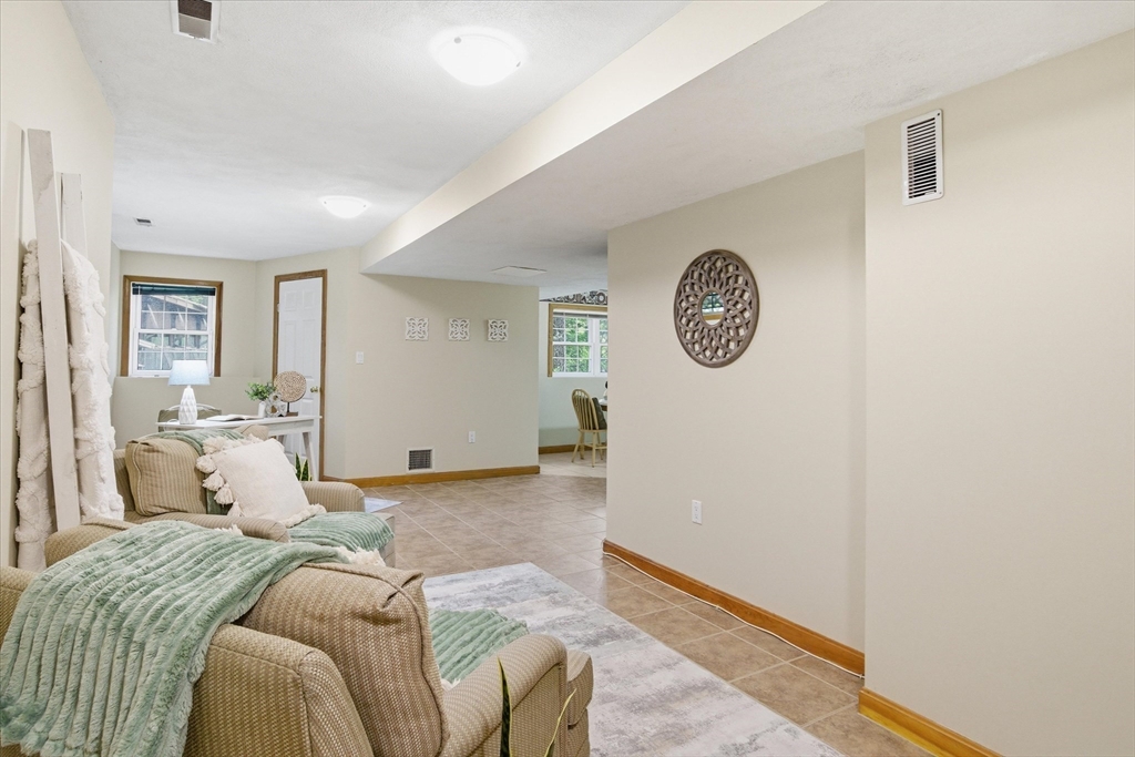 18 Oakridge DR, Saugus, MA Photo #29
