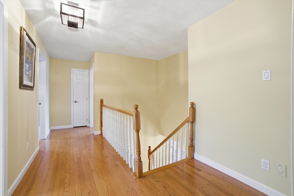 18 Oakridge DR, Saugus, MA Photo #16