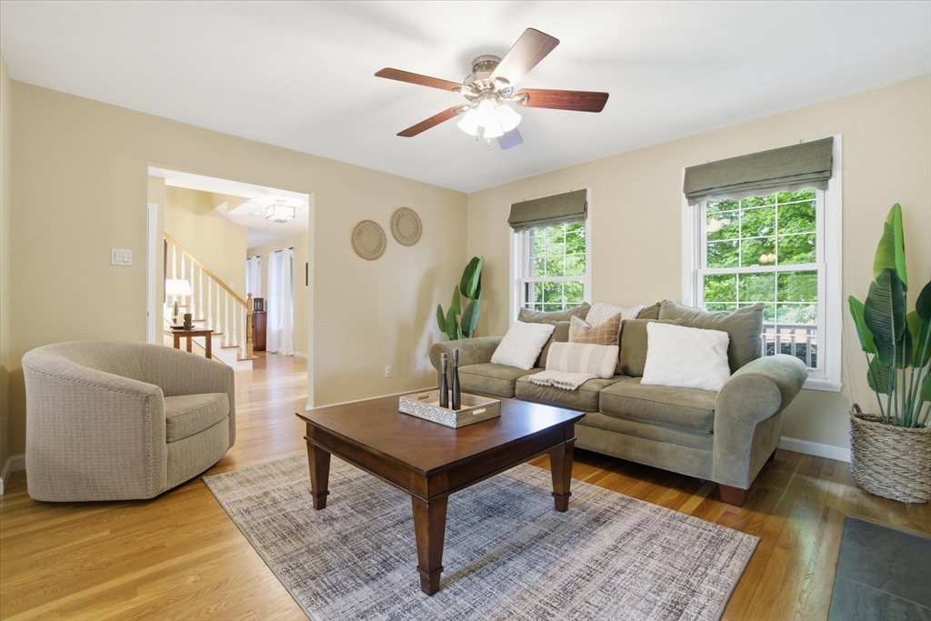 18 Oakridge DR, Saugus, MA Photo #6
