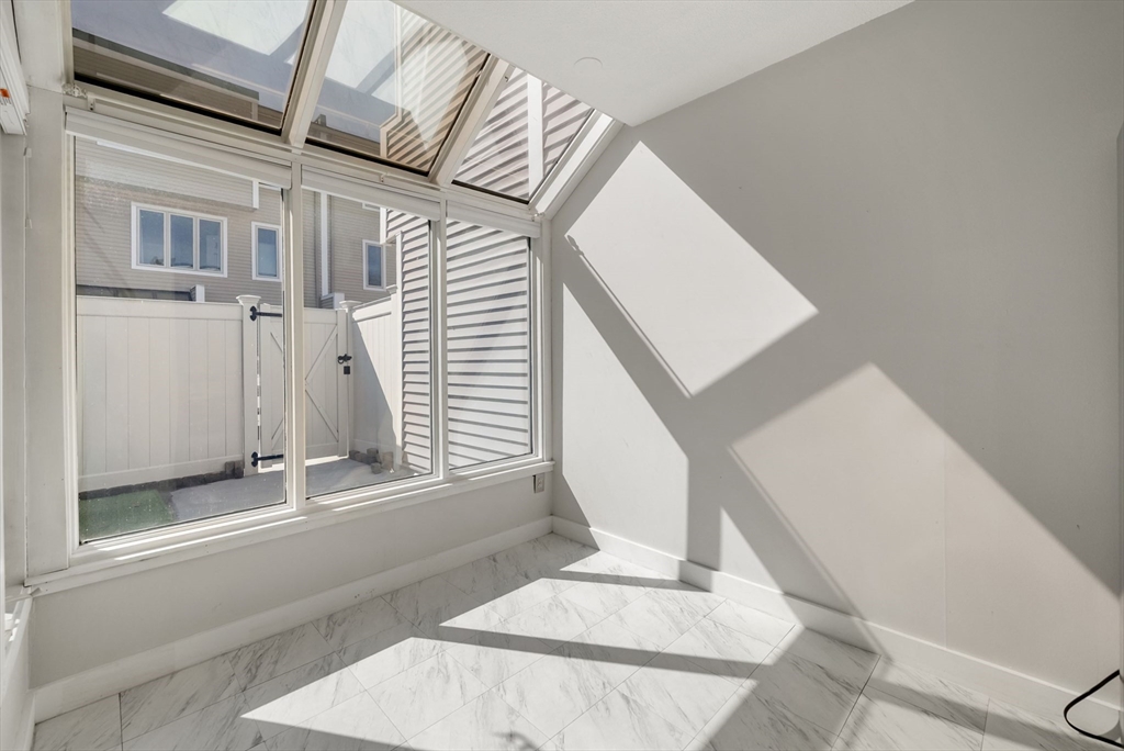 10 Fresh Pond Place 10