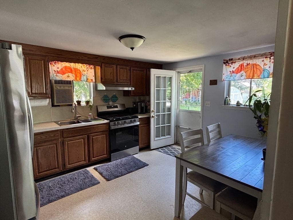 22 Hurley Cir, Marlborough, MA Photo #3