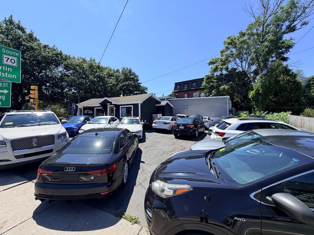 640 Main St