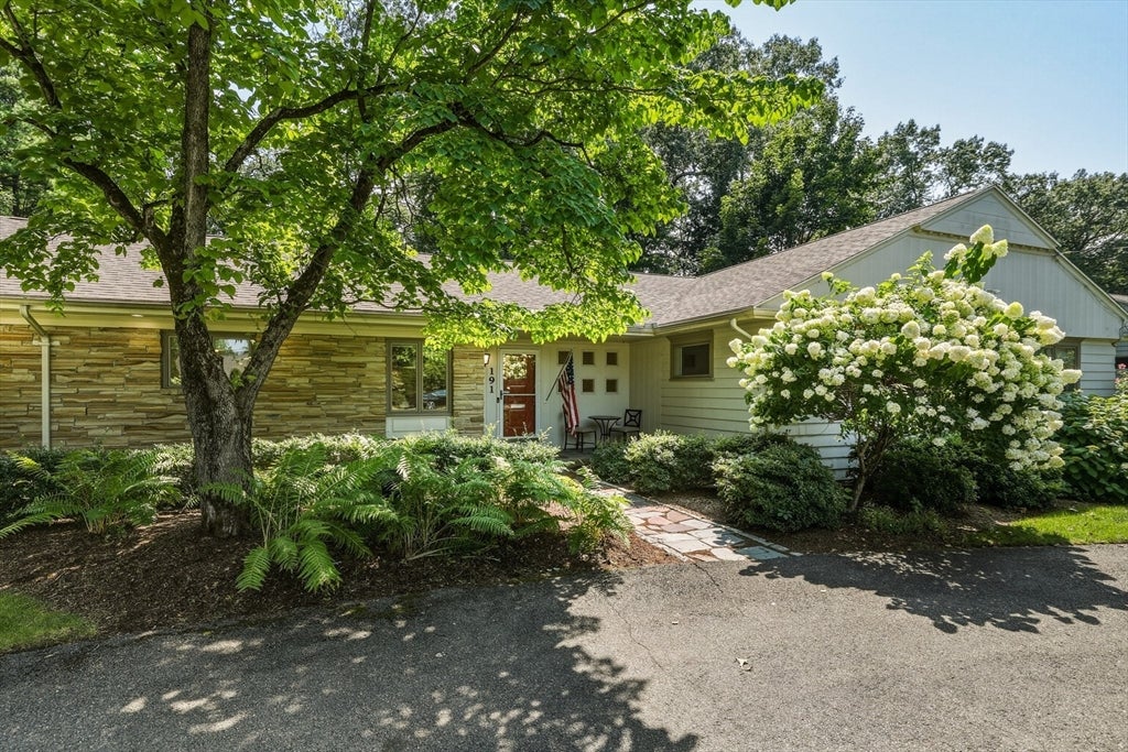 191 Pinewood Dr, Longmeadow, MA, 191 Pinewood Dr, Longmeadow, MA Photo #2