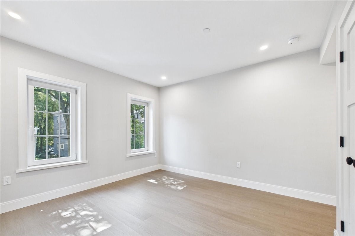 305 Chestnut Ave #5, Boston, MA Photo #8