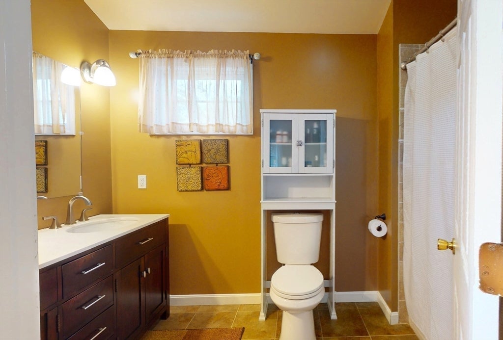 124 Watuppa Ave, Somerset, MA, 124 Watuppa Ave, Somerset, MA Photo #27