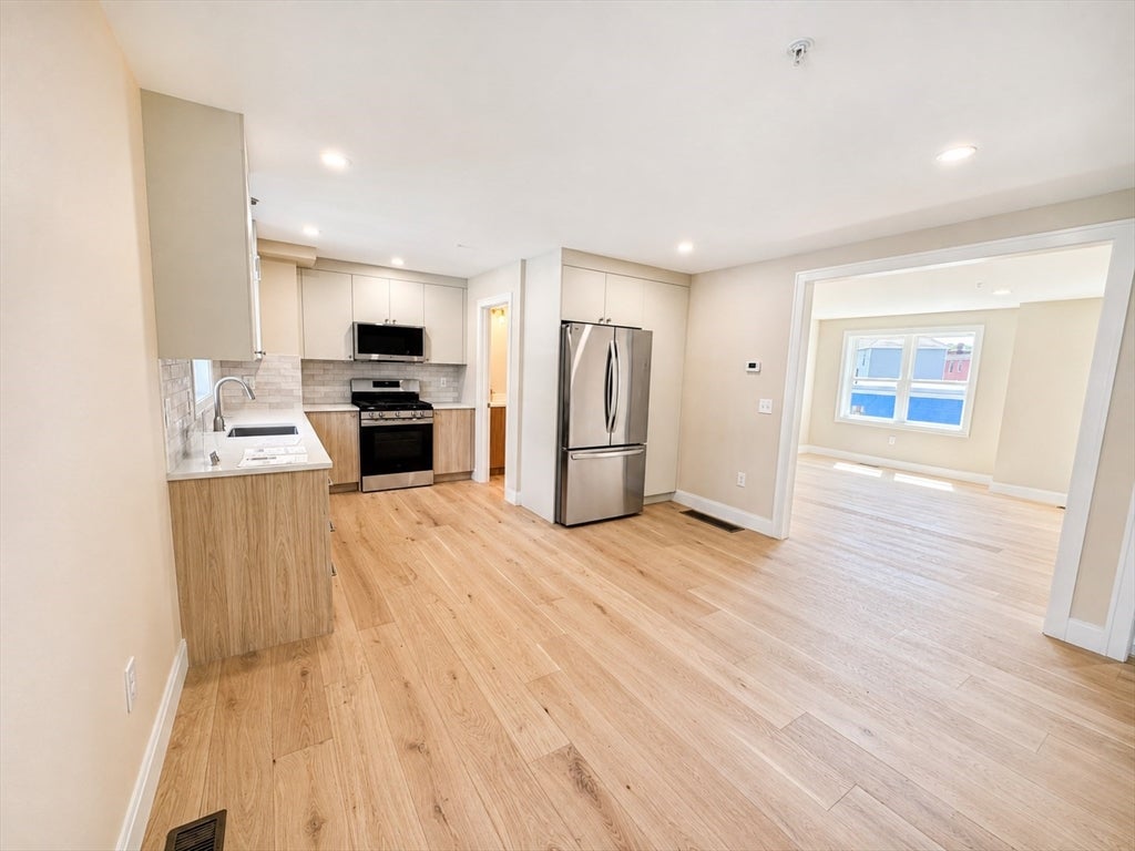 562 Gorham Street #05, Lowell, MA, 562 Gorham Street #05, Lowell, MA Photo #7