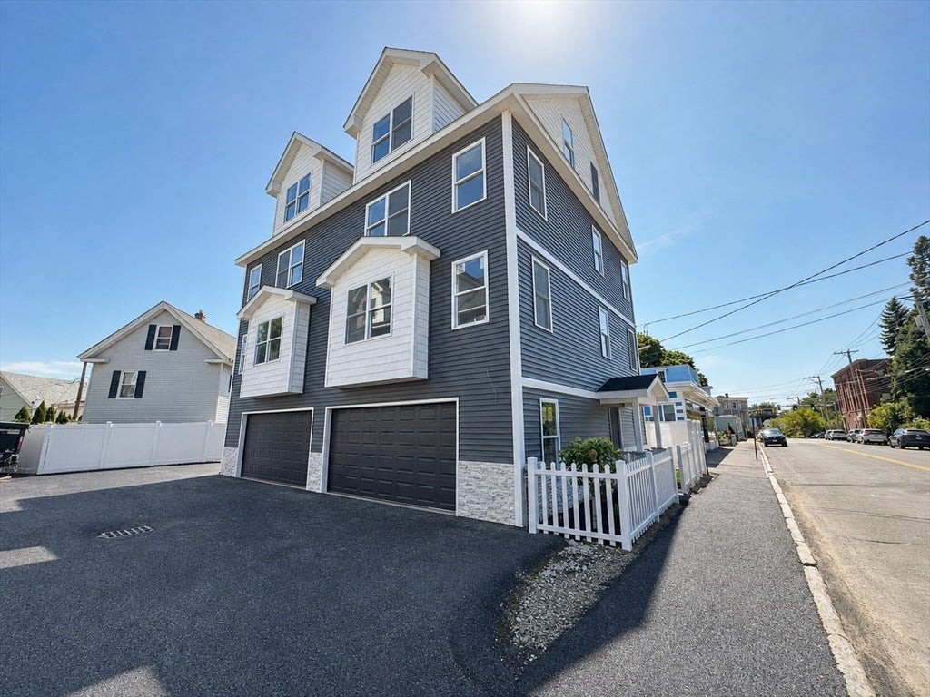 562 Gorham Street 05
